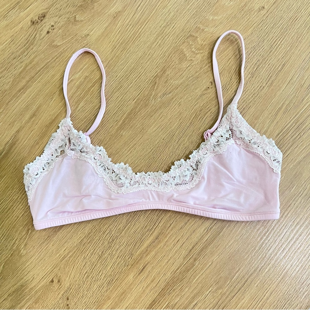 Skims Baby Pink Lace Trim Bra